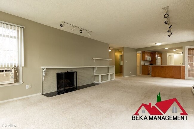 Building Photo - 2 br, 1 bath House - 4045 Parkview Dr