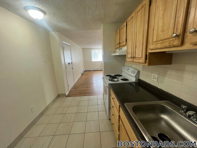 Building Photo - 88 Gardner St