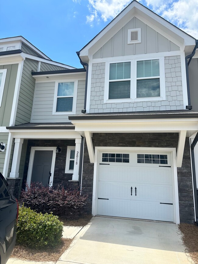 Building Photo - 2018 Crooked Oak Ln