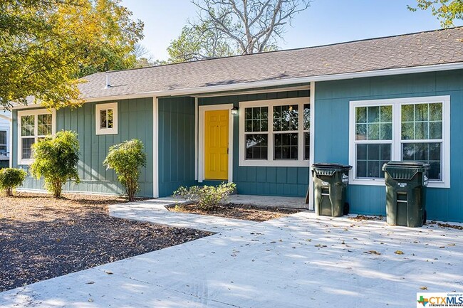 Building Photo - 204 Parker Dr