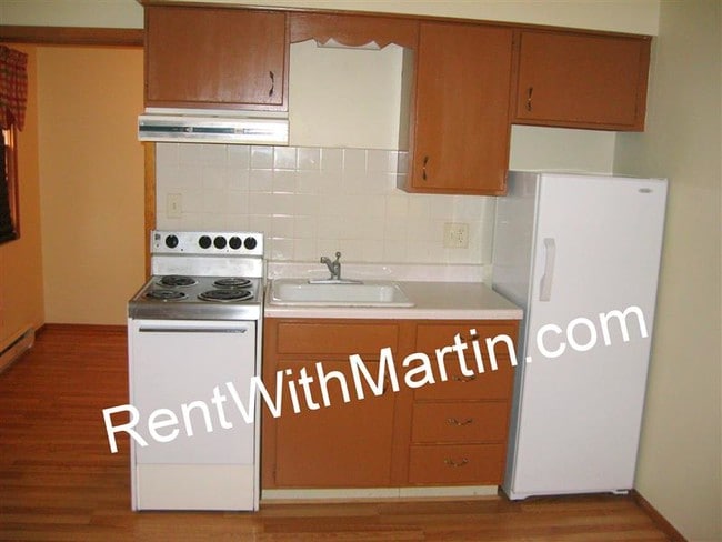 Building Photo - 810 Bishop Ave