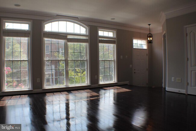 Foto del edificio - 4187 Lower Park Dr