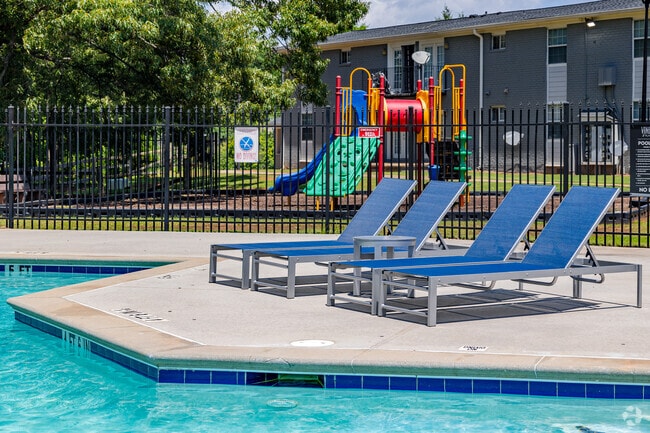 Pool - Vineyards of Flat Shoals