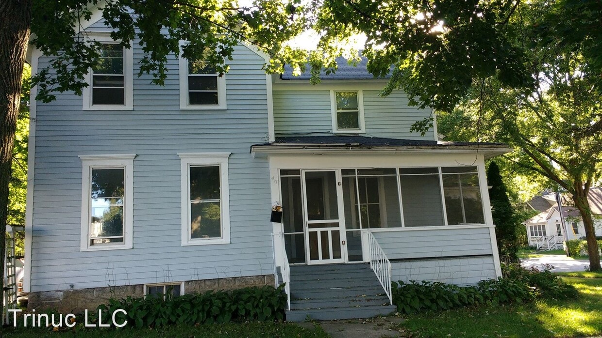 3 br, 1.5 bath House 417 S Cook St House Rental in Barrington, IL