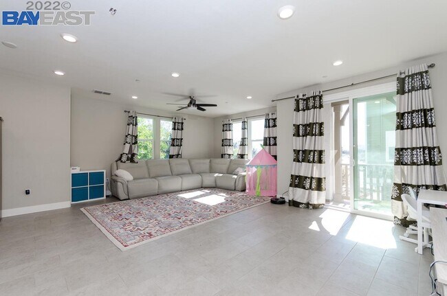 Foto del edificio - 3979 Clare St