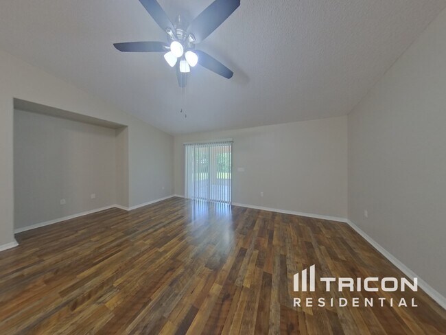 Building Photo - 609 White Oak Way