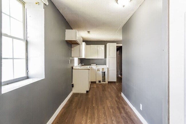 Building Photo - 1117 42nd Pl N