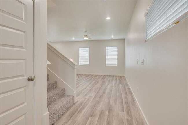 Foto del edificio - 8903 NW 109th St