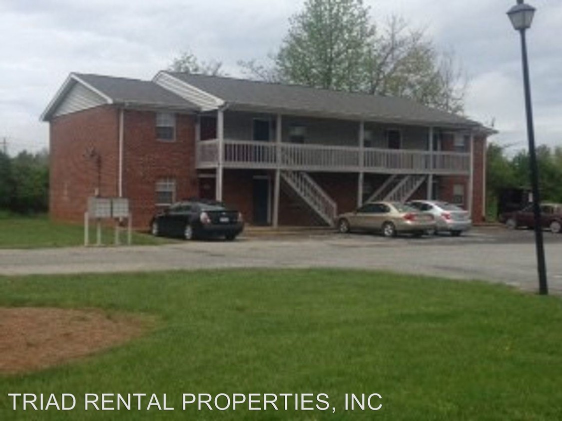 Primary Photo - 235 E Dameron Ave