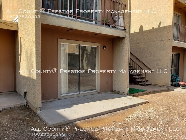 Building Photo - 2832 E Marconi Ave