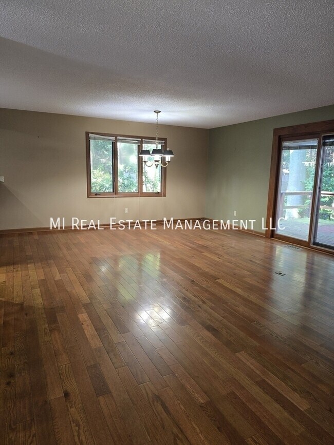 Foto del edificio - 1268 Oakhampton Rd