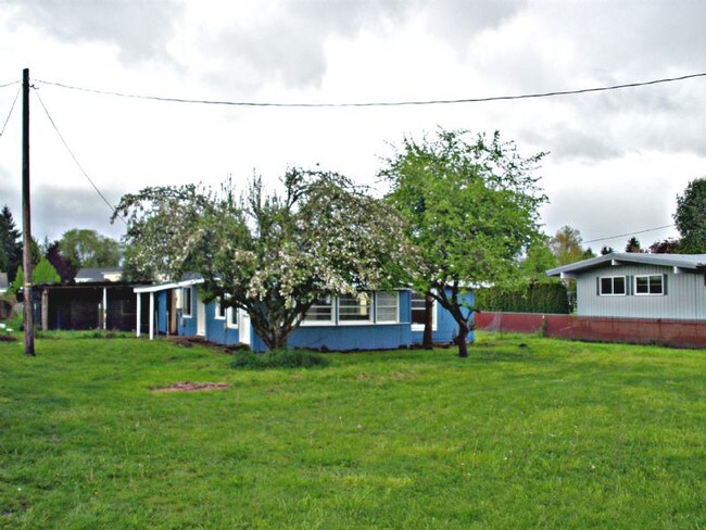 Photo - Small farm house in country setting on app...