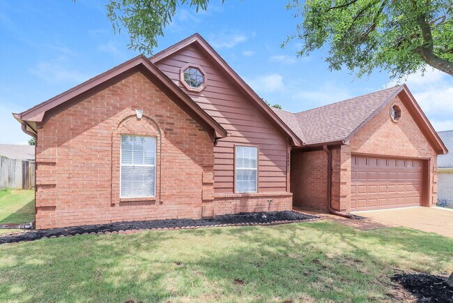 Building Photo - 6888 Skylar Mill Ave