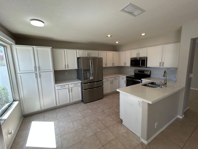 Building Photo - 4447 E Creosote Dr