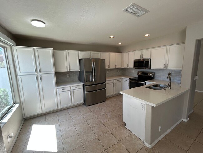 Foto del edificio - 4447 E Creosote Dr