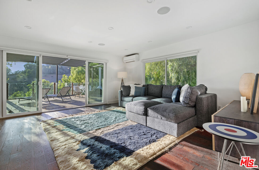 Primary Photo - 3726 Richardson Dr