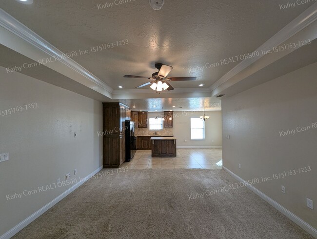 Building Photo - Gorgeous 3 Bedroom Home