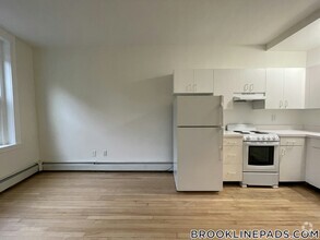 Building Photo - 1539 Beacon St