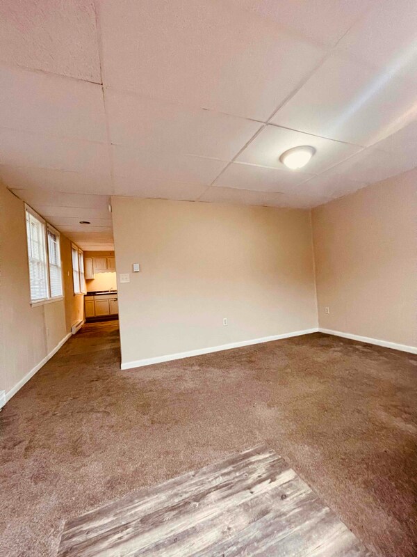 Foto del edificio - 10680 Allentown Blvd