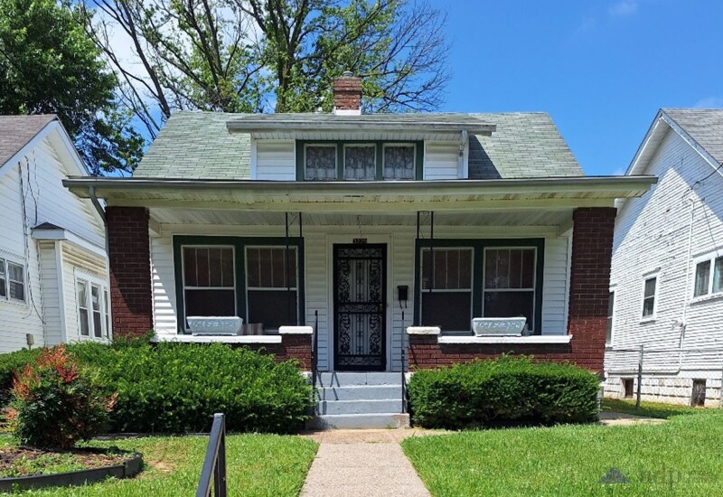 Primary Photo - 3225 Dumesnil St