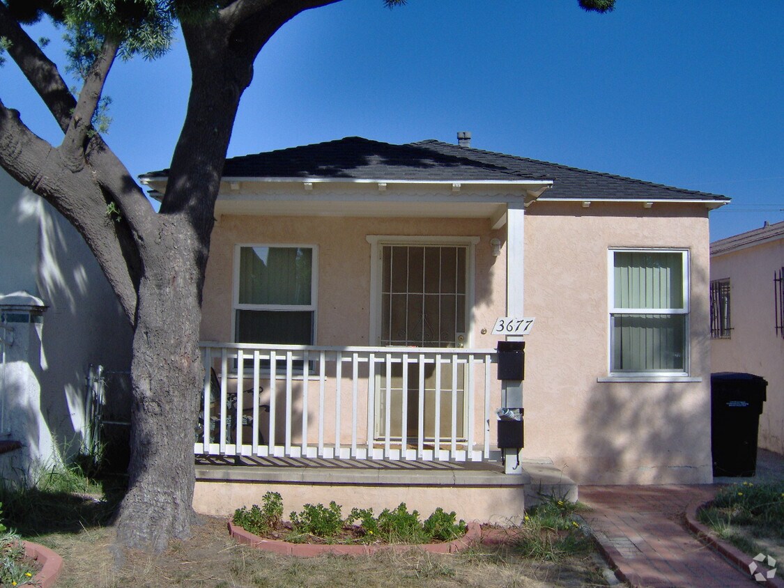 Building Photo - 3677-3679 42nd St