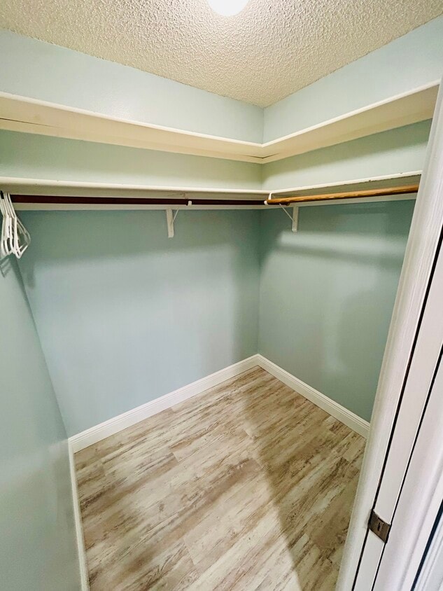 Photo - 5800 Hollywood Blvd (Sarasota, FL)