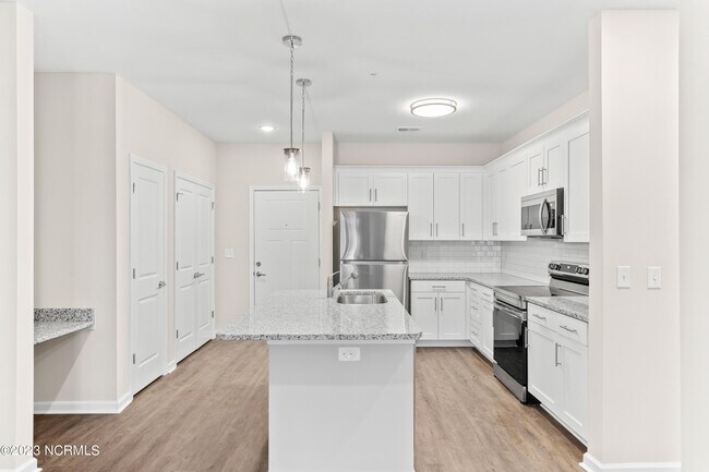 Building Photo - 5621 Lucas Ct