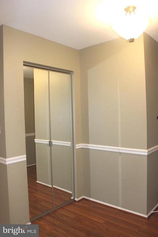 Foto del edificio - 8141 Needwood Rd