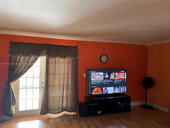 Building Photo - 4202 W 10th Ln