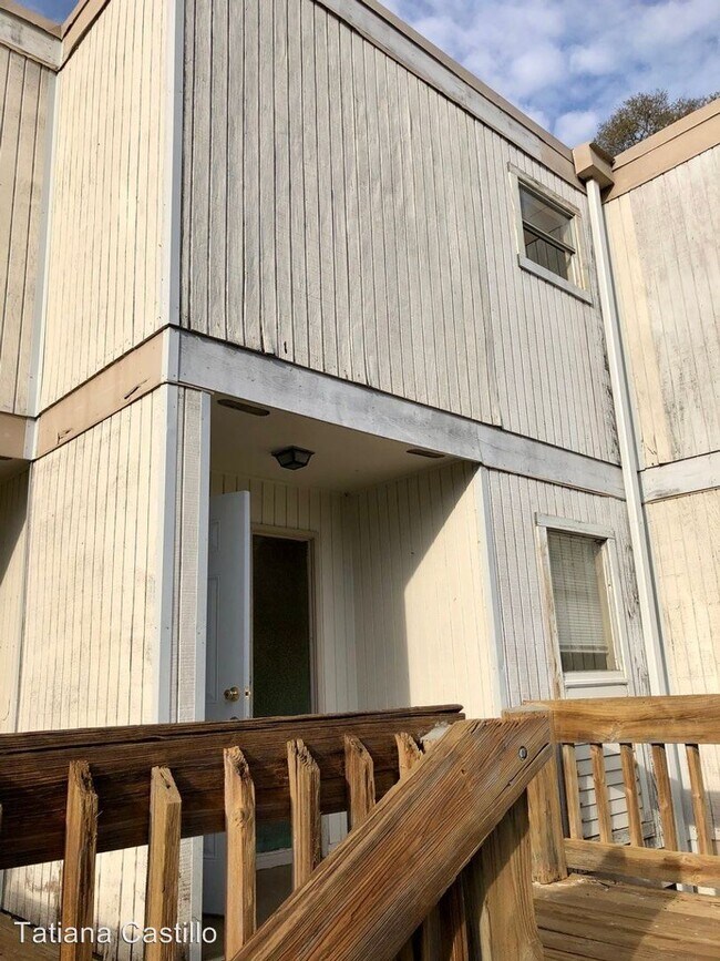 Foto del edificio - 1 br, 1 bath House - 711 SW 75th St  Apt 208