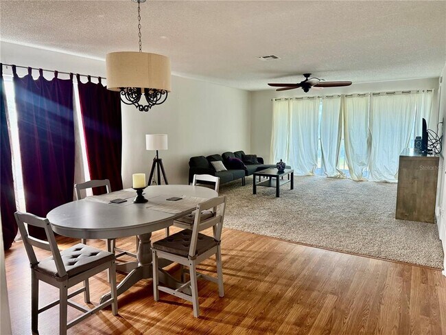 Foto del edificio - 1645 Spoonbill Ln
