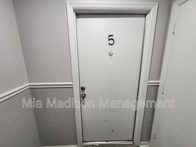 Foto del edificio - 111 E Mell St