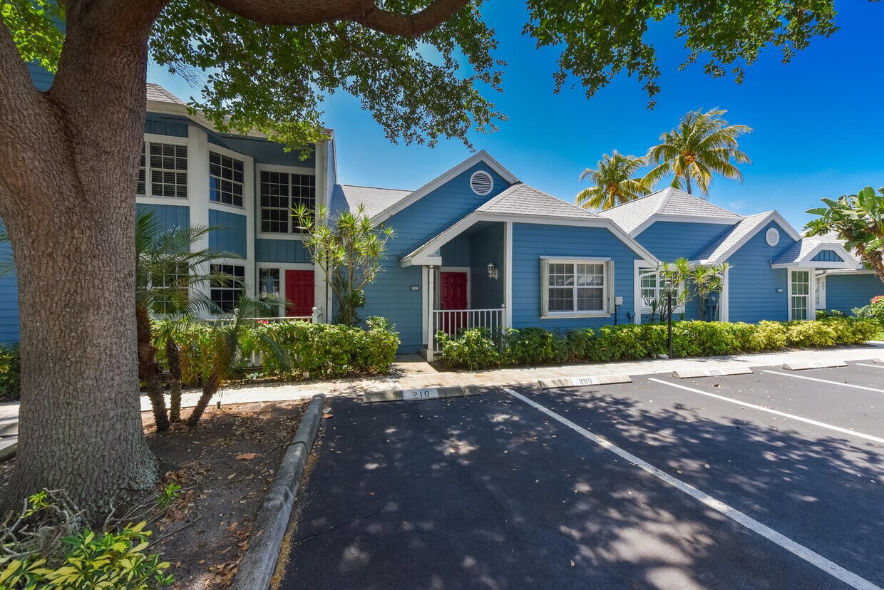 Primary Photo - 209 Ocean Dunes Cir