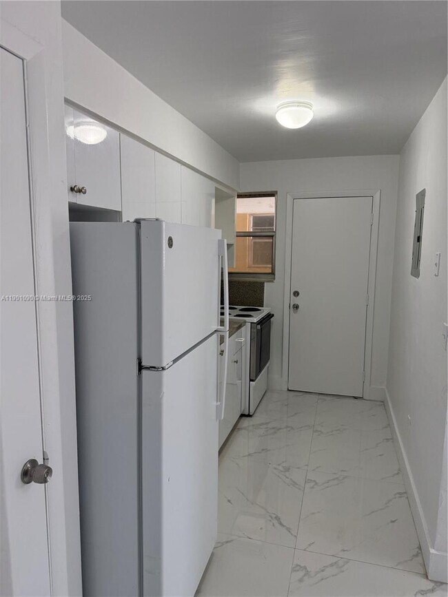 Foto del edificio - 954 SW 4th St