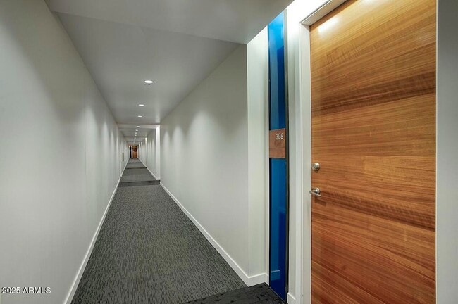 Foto del edificio - 100 W Portland St