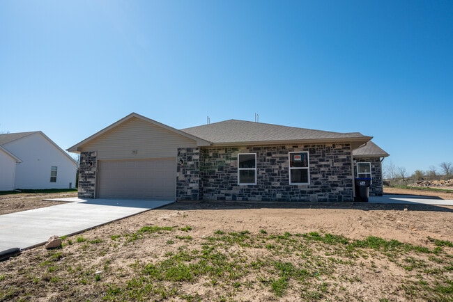 Building Photo - 644 McKay Way