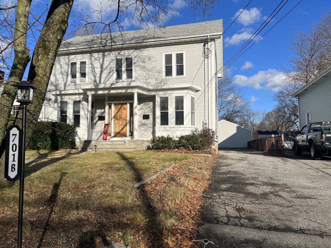 Primary Photo - 701 High St