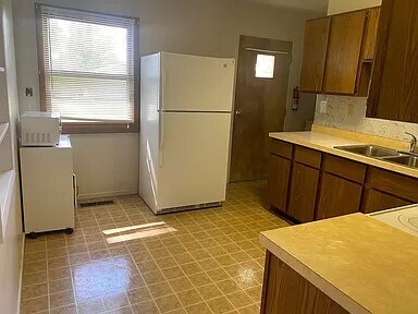 Foto del edificio - 128 N Beech St