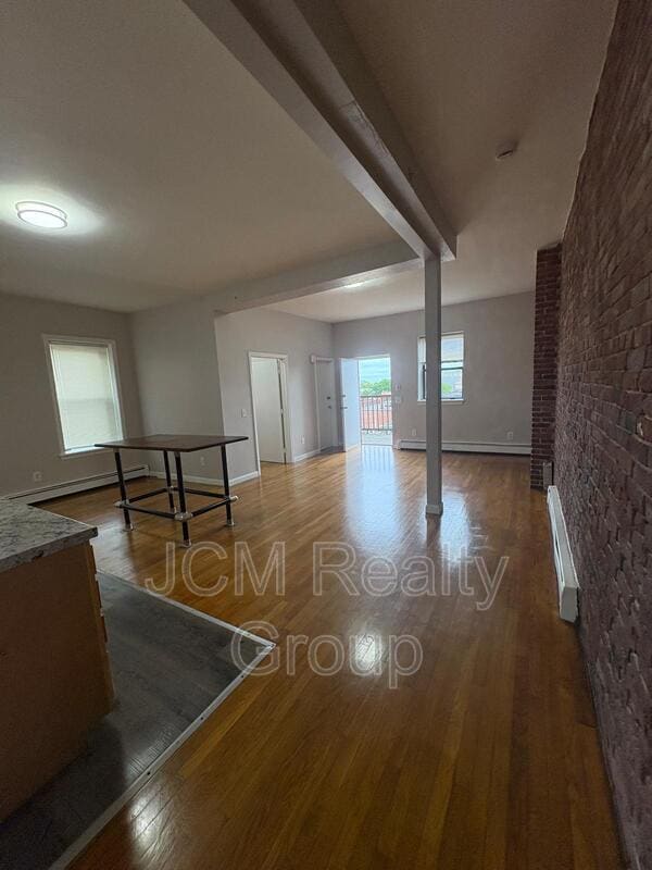 Building Photo - 32 Hartwell St