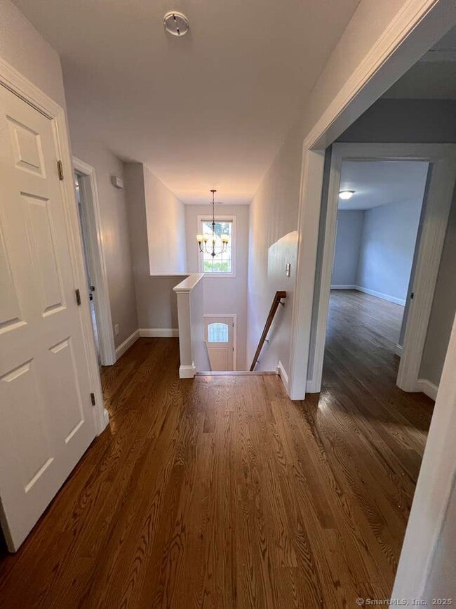 Building Photo - 793 Pond St