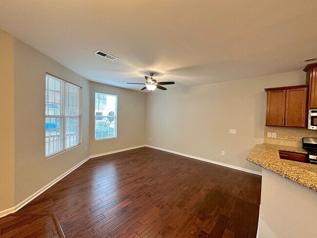 Foto del edificio - Well Maintained Townhome in Durham!
