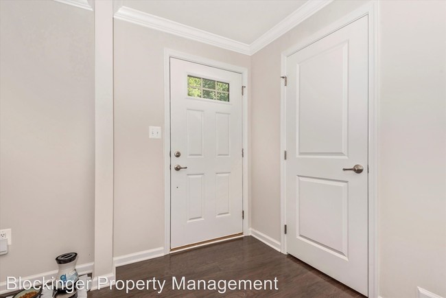 Building Photo - 3 br, 3.5 bath House - 10109 Campbell Blvd