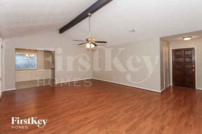 Foto del edificio - 16310 Forest Bend Ave