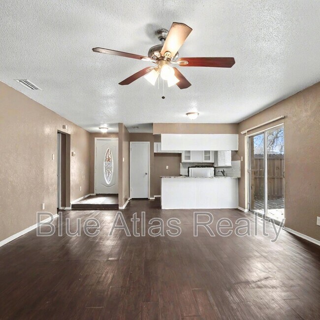 Foto del edificio - 805 Cherry Hills Dr