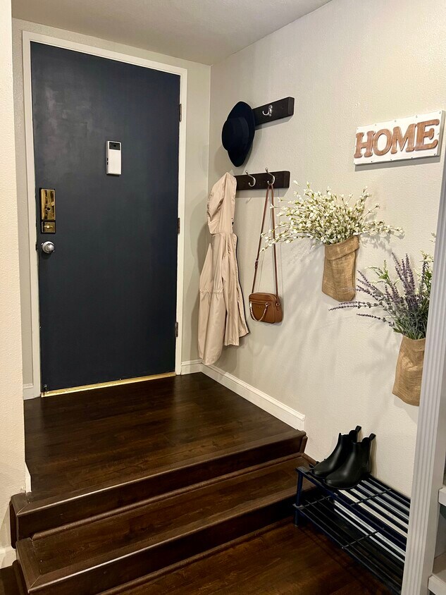 Foto principal - 8205 Summertime Ln