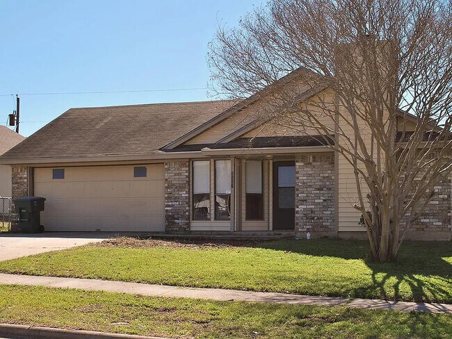 Building Photo - 3502 Chisholm Trail