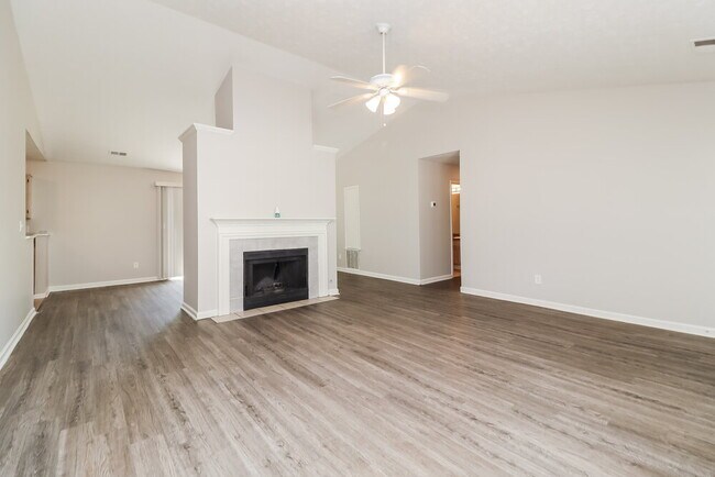 Foto del edificio - 3810 Greenbrook Dr