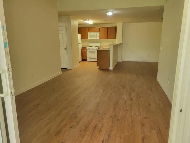 Foto del edificio - 44734 Adam Ln