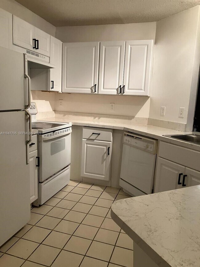 Building Photo - 4035 W McNab Rd