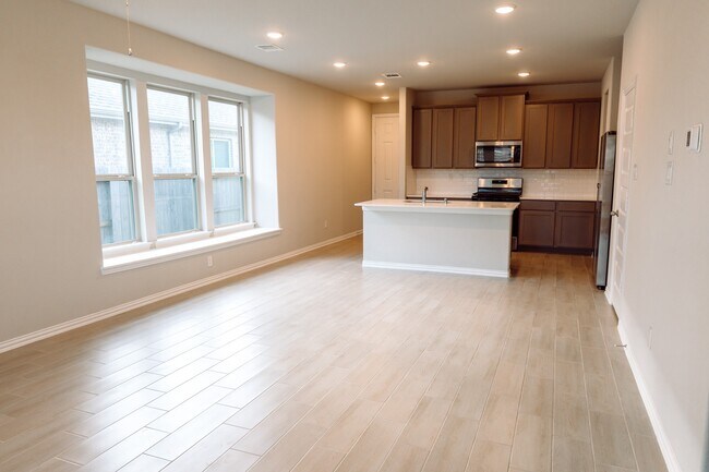 Building Photo - 27015 Bel Air Pt Ln
